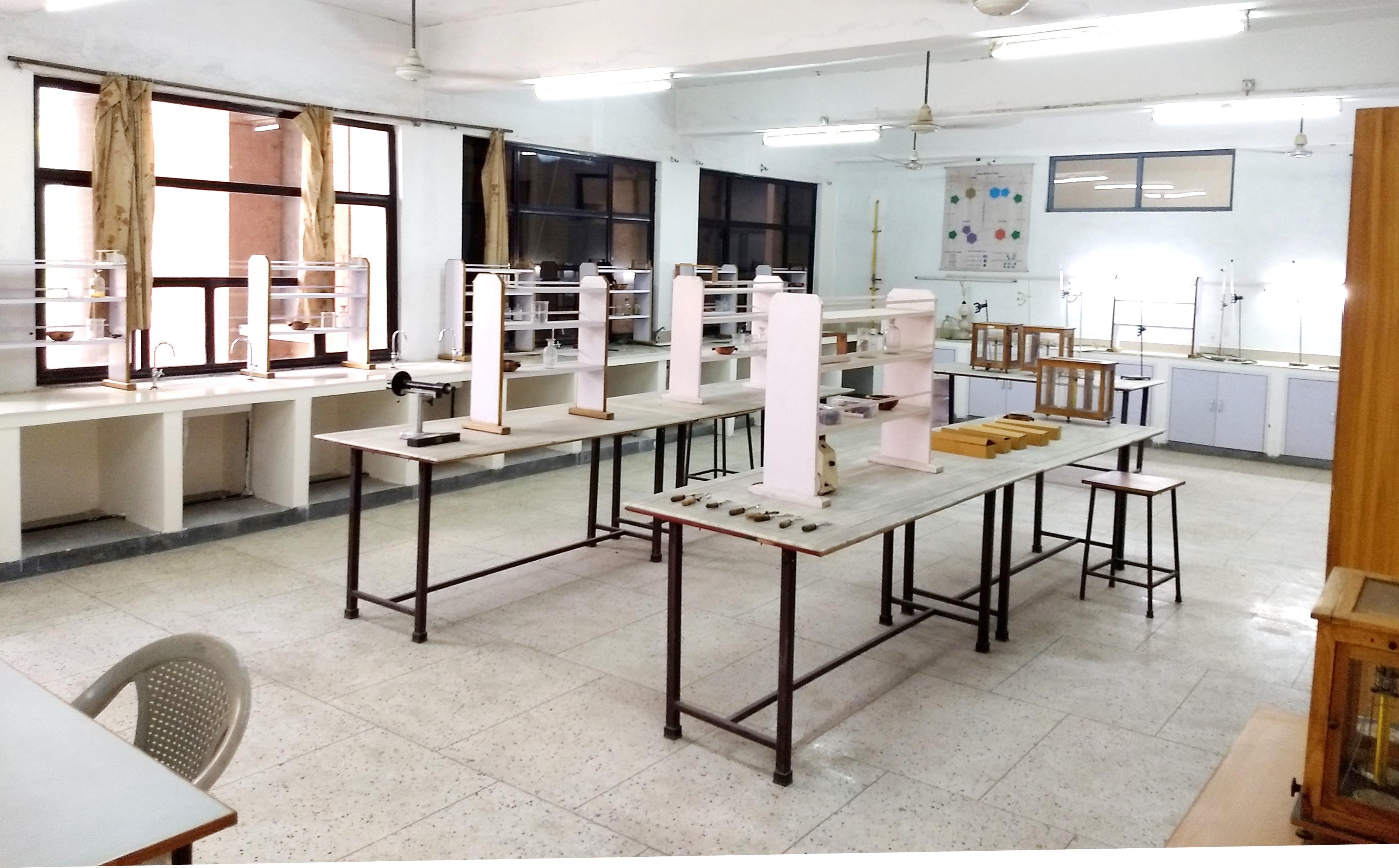 Ishan Educational Institutions Greater Noida Lab photo 4